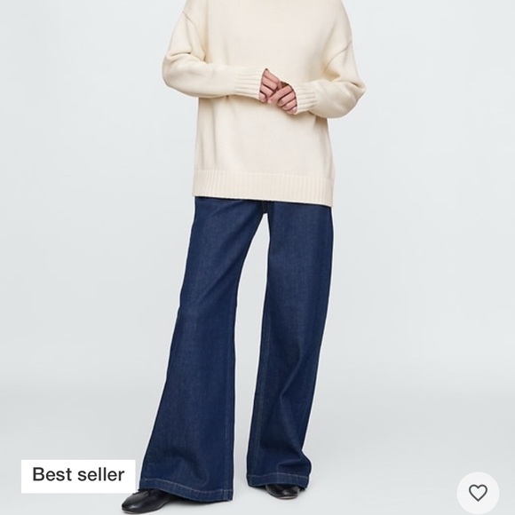 Gap Women’s Oversized Sweater - Picture 5 of 6